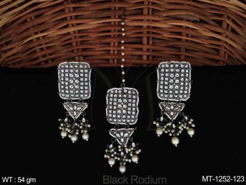 clustered-pearl-black-rodium-polish-fancy-design-party-wear-maang-tikka-with-earring